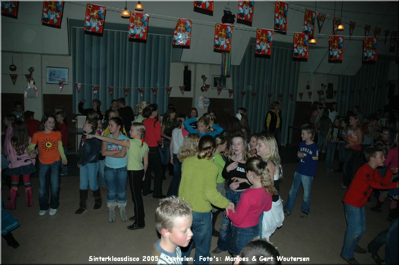 C043_DSC_3406.JPG Sinterklaasdisco 2005, Ugchelen