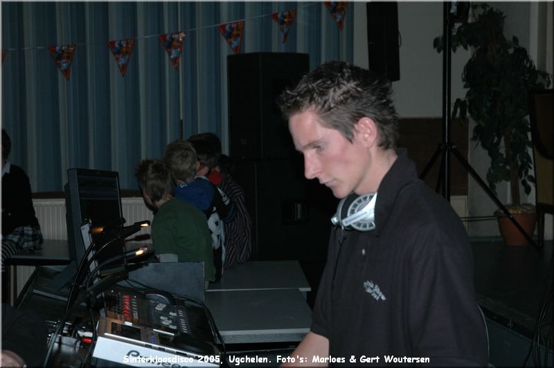 C052_DSC_3411.JPG Sinterklaasdisco 2005, Ugchelen